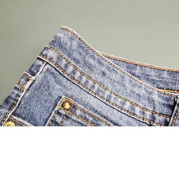 New Directions Weekend Rhinestone Sequin Embroidered Pocket Straight Blue Jeans - Picture 9 of 10